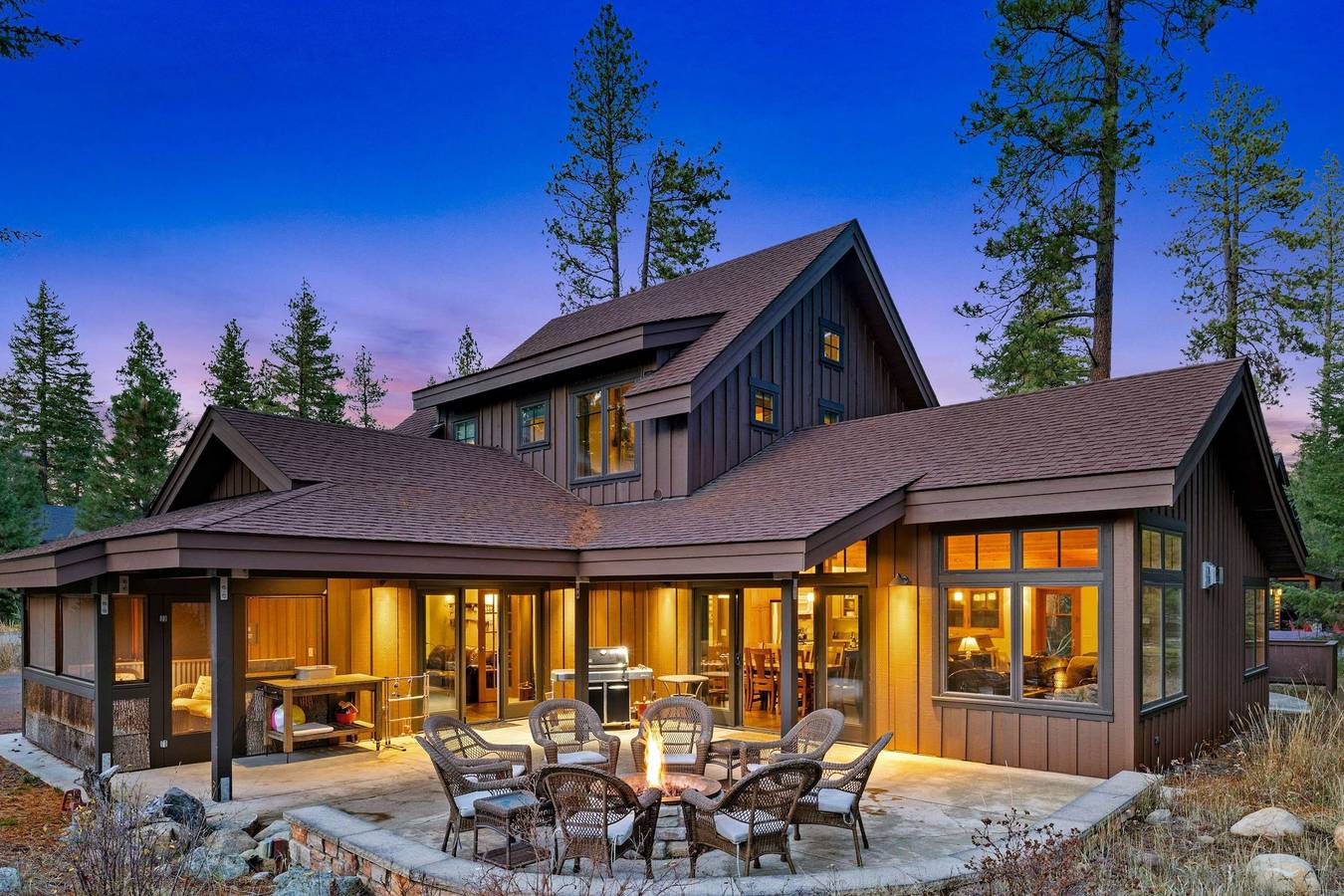 5Bd, Hottub, Fireplaces, Firepit, Bbq, Bonus Suite in Condado de Kittitas