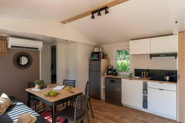 Camping pour 6 Personnes dans Fréjus, Région de Draguignan, Photo 4