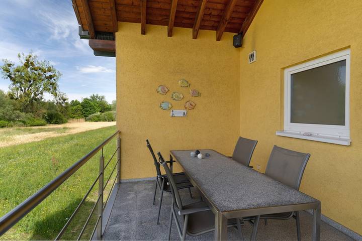 Hel lejlighed, Apartment 'Guest Suite with Sauna' with Private Terrace, Wi-Fi and Air Conditioning in Kehl, Central Black Forest