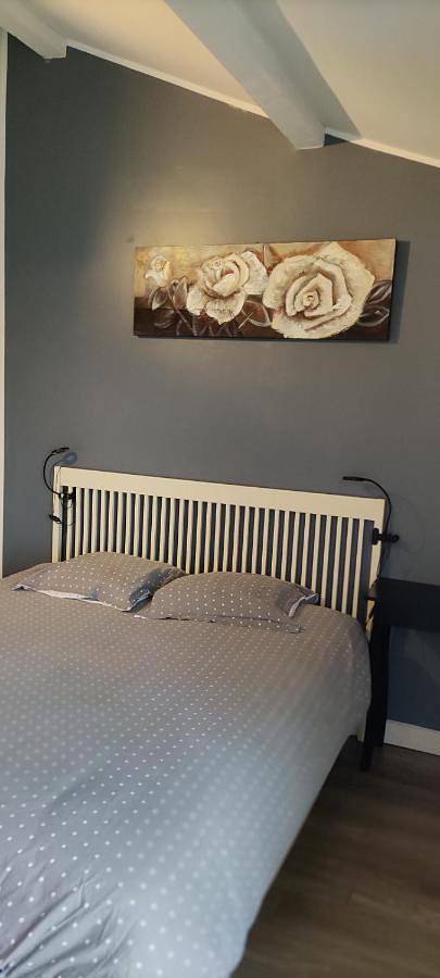 Chambre indépendante 1 lit 2 pers maison calme in Romans-sur-Isère, Région de Valence