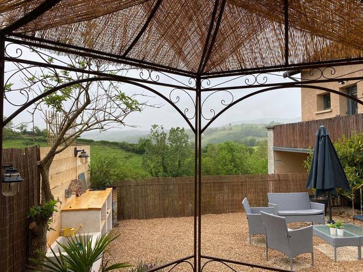 Location de vacances pour 6 personnes, avec vue et jardin, animaux acceptés à Courzieu - 3