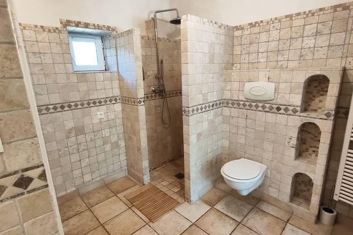 Location de vacances pour 11 personnes, avec jardin, animaux acceptés à Simiane-la-Rotonde - 2