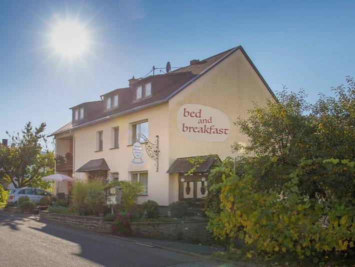 Ferienwohnung für 2 Personen, mit Balkon und Terrasse sowie Ausblick