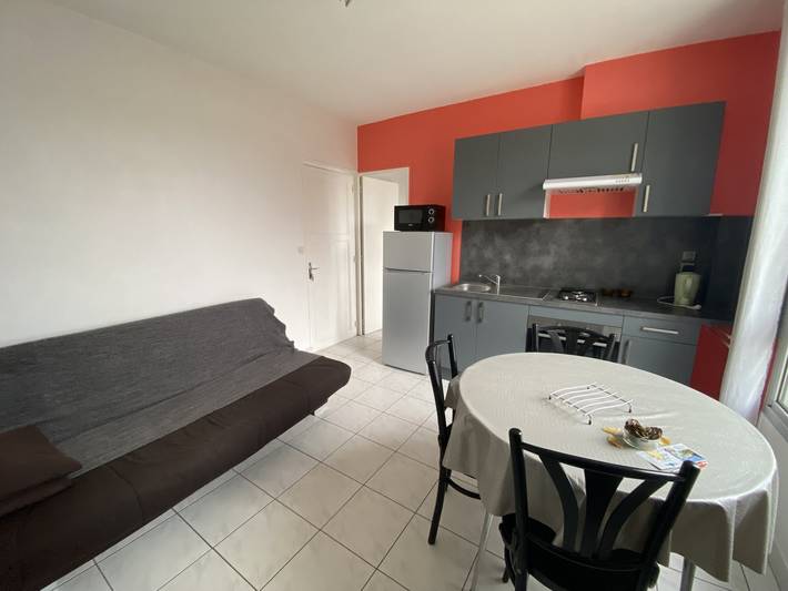 Ganze Wohnung, Zentral gelegenes T2-Apartment in La Roche-Posay mit umfassender Ausstattung und kostenfreiem Wlan in La Roche-Posay, Vienne