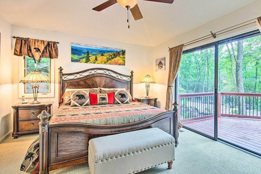 Neu! Lake Toxaway Cabin mit Feuerstelle - 1Mi zum Jachthafen in Lake Toxaway