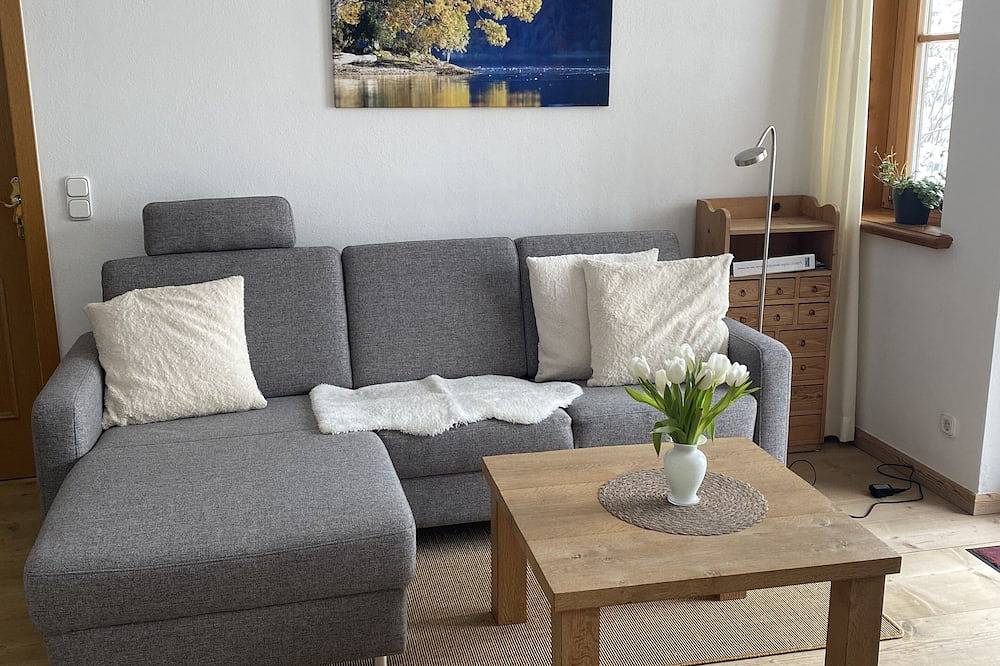 Ganze Wohnung, Schöne, ruhige 2-Zimmer-Ferienwohnung mit großer Terrasse und Panoramablick in Murnau am Staffelsee, Das Blaue Land