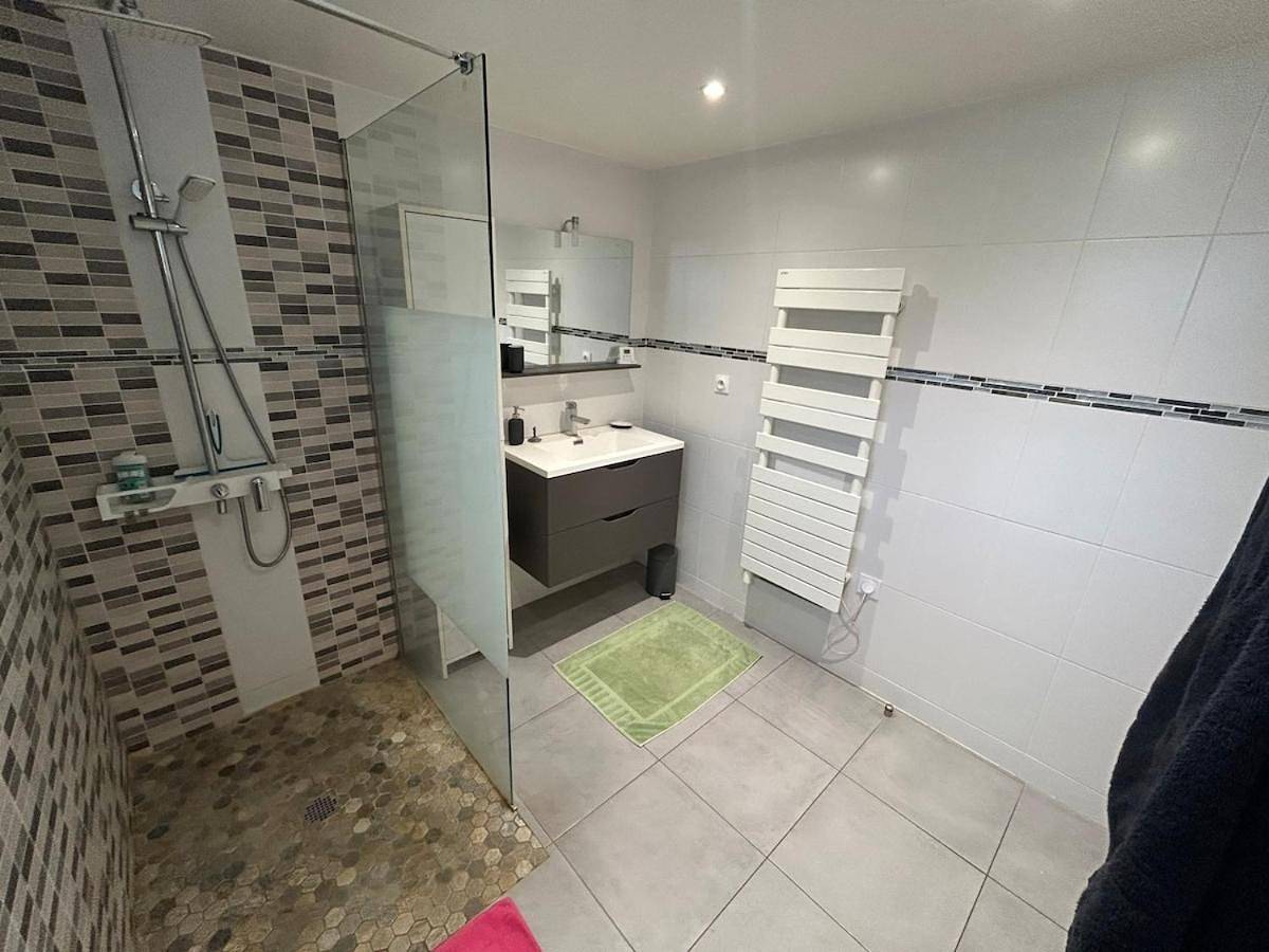 Appartement entier, Logement chez l'habitant in Morangis, Essonne