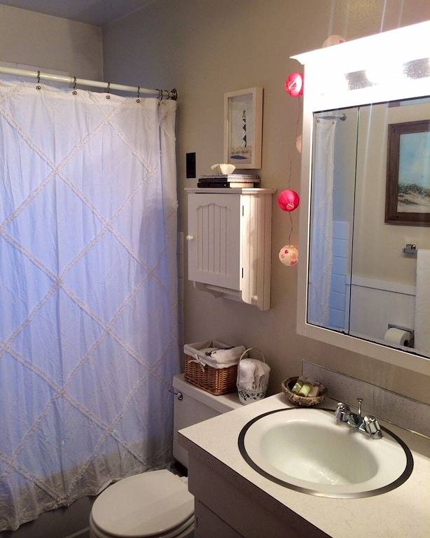 Log cabin for 4 people, with terrace and yard in Whidbey Island