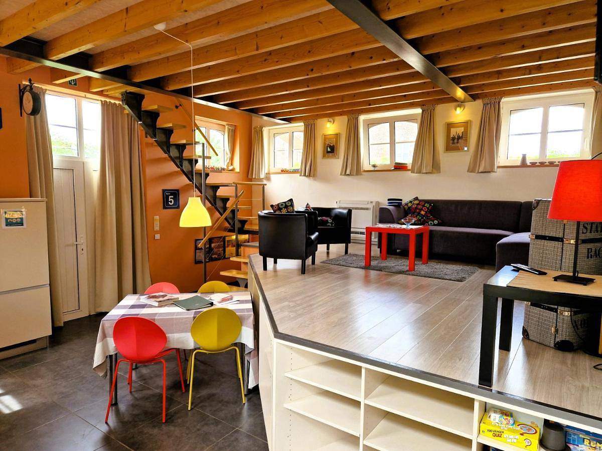 Station Racour 'Magasin de la gare' in Landen, Brabant flamand