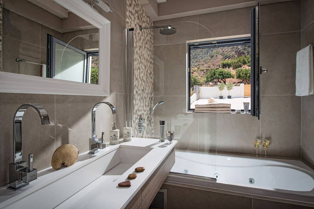 Villa Seaview private Villa with  Pool & Panoramic Seaview. in Koutouloufari, Iraklio-Heraklio region