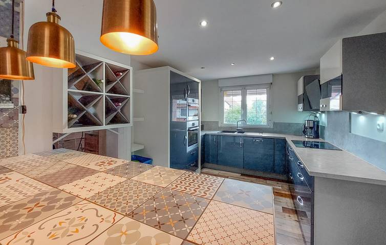Gemütliche Ferienwohnung mit Garten, Parkplatz & WiFi in Geispolsheim, Region Straßburg