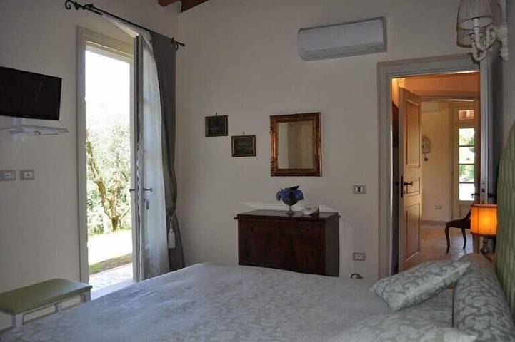 New 2 bed villa with large panoramic pool 40min to beaches in Quarrata, Pistoia Province