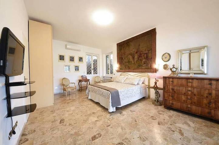 Villa Amalia Augusta mit Schwimmbad in Anguillara Sabazia, Braccianosee