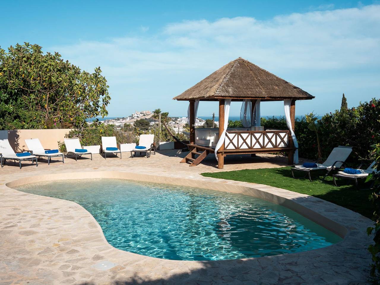 Rückzugsort am Strand mit Pool und Terrasse - 2 km zum Strand in Ibiza Stadt, Ibiza Süden