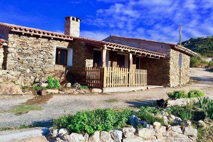 Location de vacances pour 4 personnes, avec Balcon et Jardin dans Vinhais