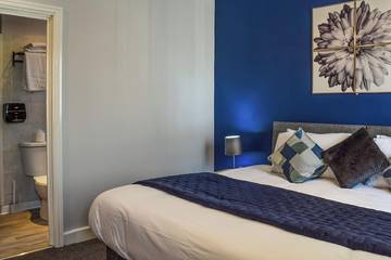 Log Cabin for 14 People in Blackpool, North West England, Photo 4