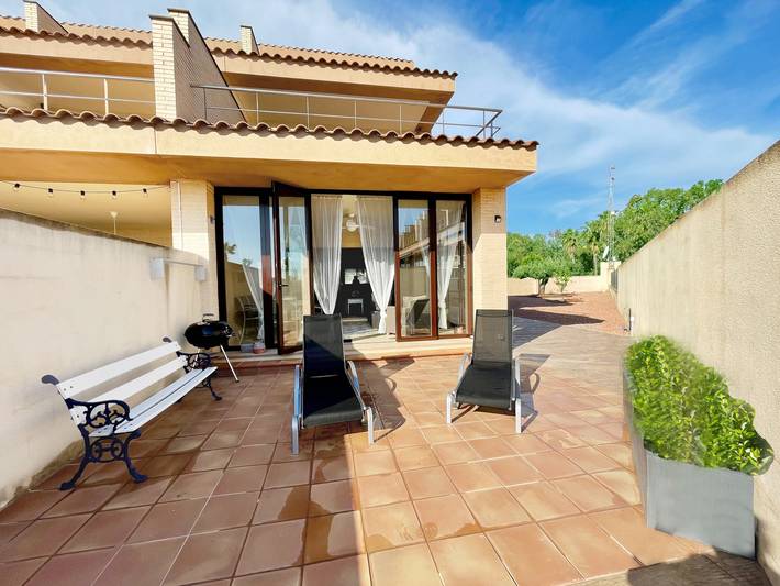 Location de vacances pour 9 personnes, avec jardin ainsi que piscine et terrasse, adapté aux familles à L'Ampolla - 2