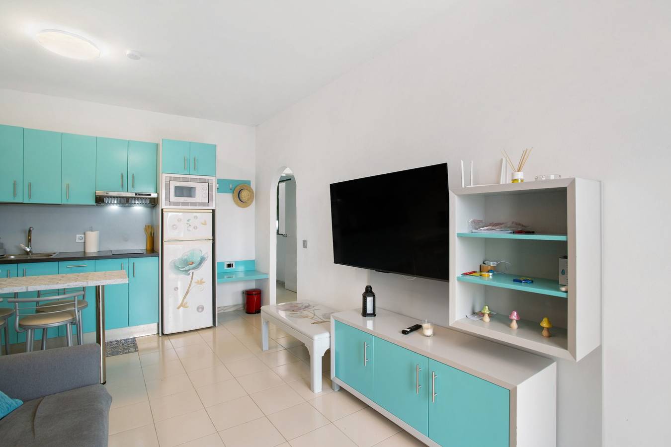 Entire apartment, Holiday Apartment 'Casa Los Veleros F2' with Sea View, Shared Pool and Wi-Fi in Puerto Rico (Gran Canaria), South Gran Canaria
