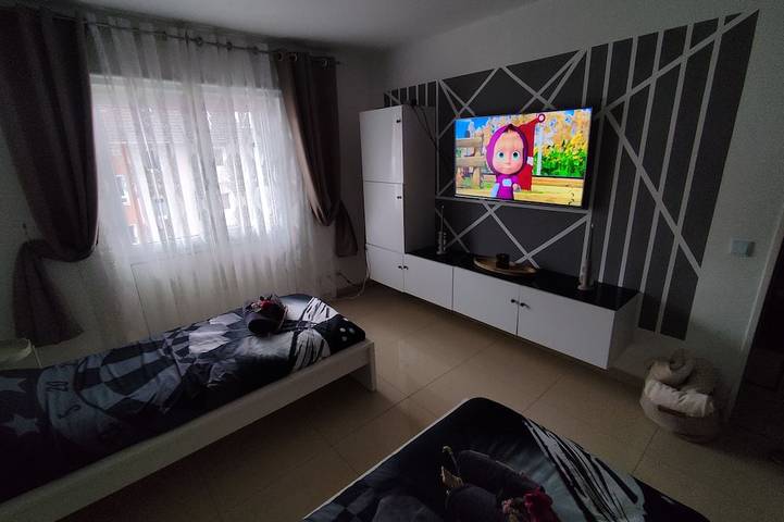 Ganze Wohnung, Nice Appartement near Tradefair and City 8 Min. in Kalk (Köln), Köln