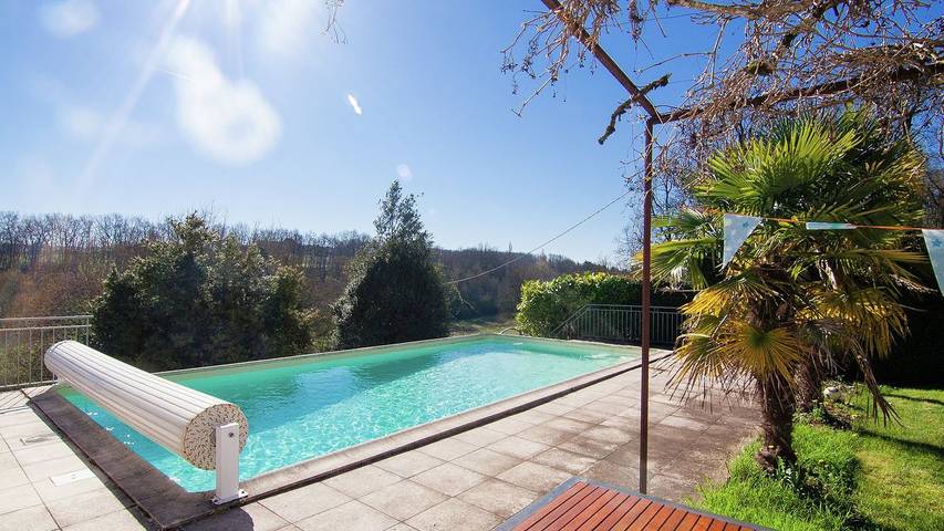 Gîte pour 7 personnes, avec jardin et piscine, animaux acceptés à Sigoulès