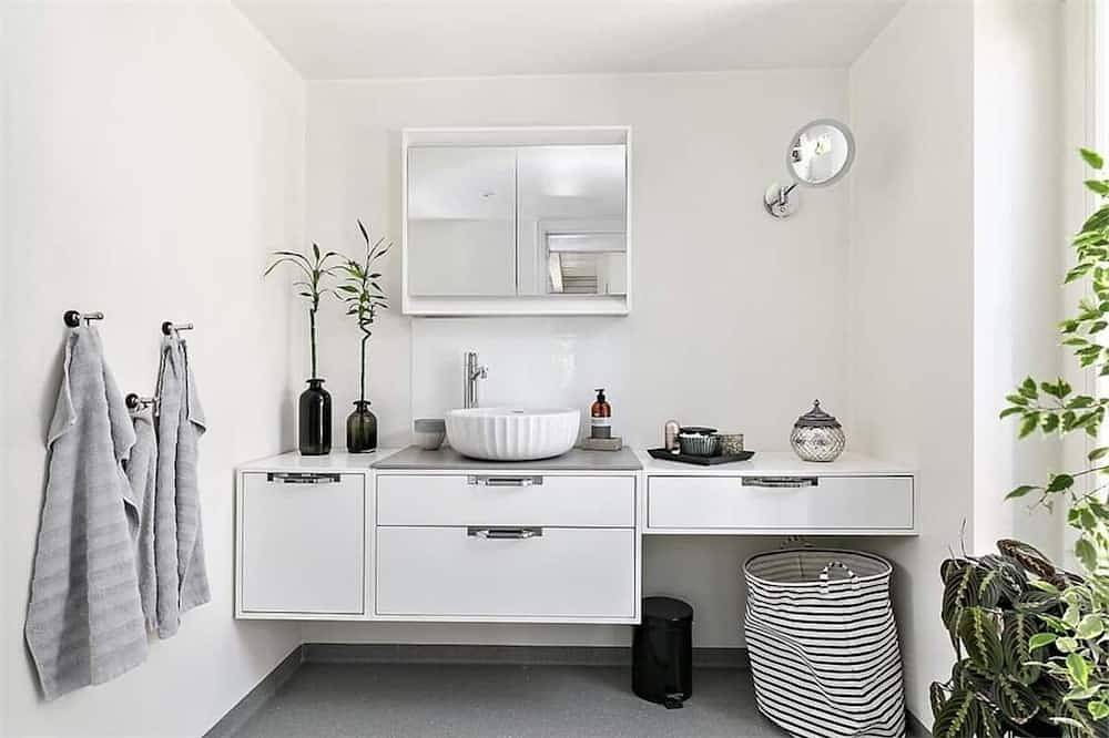 100 year old villa close to nature & lake in Osby, Osby und Umgebung