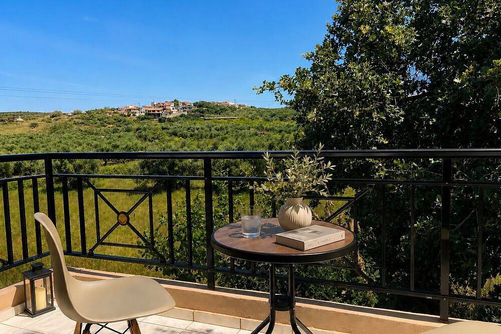 Charming 1 triple-bedroom  in quaint Georgioupoli with Ac in Georgioupoli, Chania und Umgebung