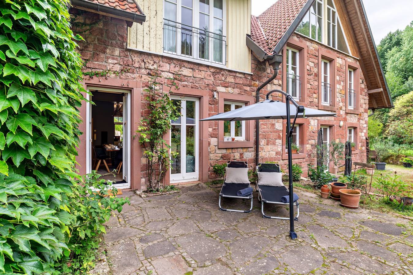 'Gutshof Kaiserbacher Mühle' viel Platz für große Familien und viele Freunde zwischen Wald und Wein in Klingenmünster, Trifelsland