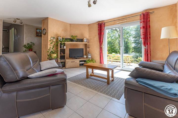 Gîte pour 6 personnes, avec jardin et terrasse à Tauves - 3