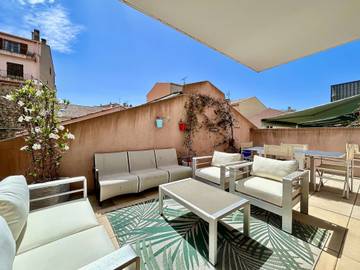 Gîte pour 2 personnes, avec terrasse dans Office de Tourisme Sainte Maxime