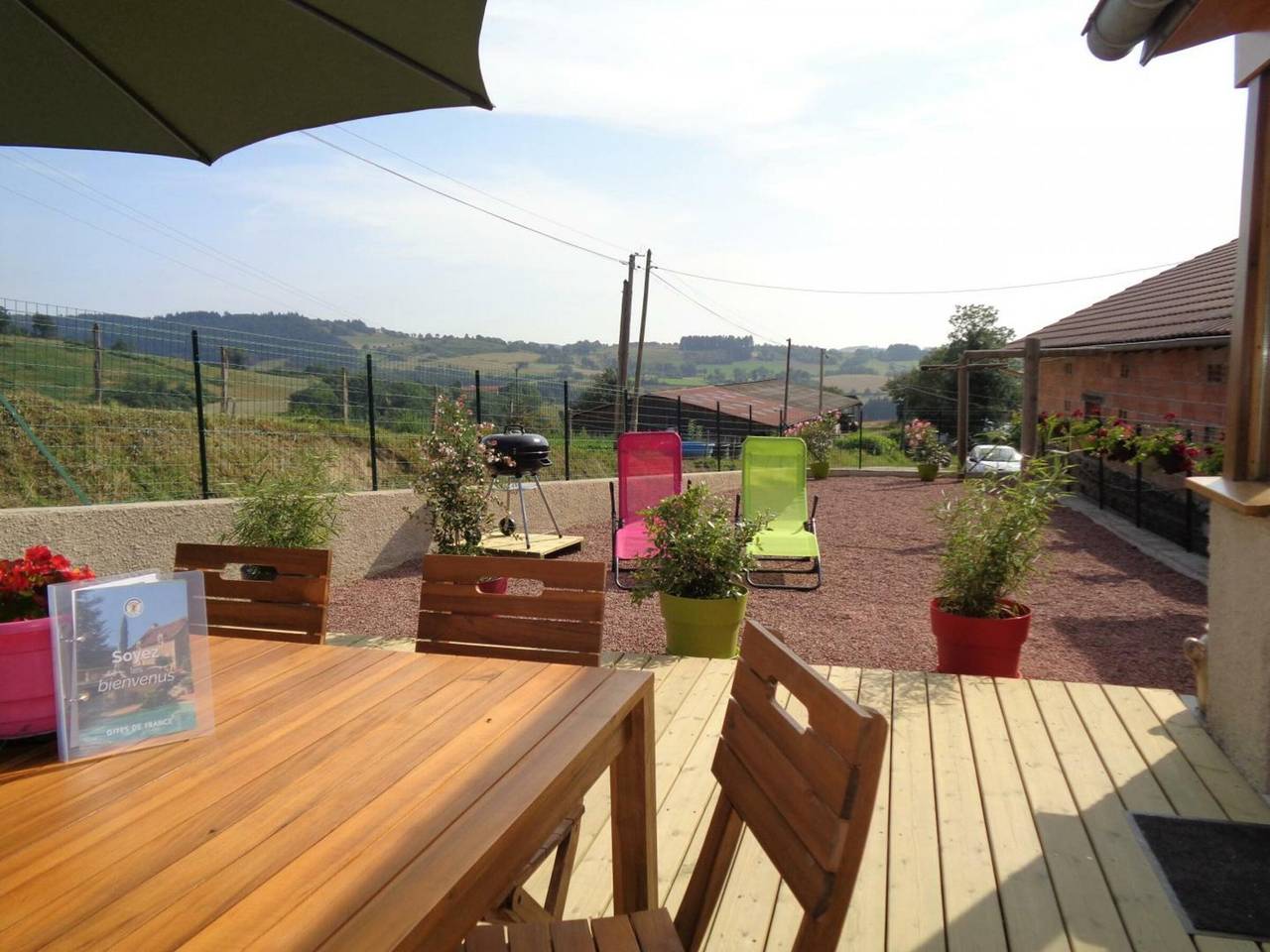 Charmant gîte à la ferme avec terrasse et animaux admis in Saint-Marcel-d'Urfé, Région de Roanne