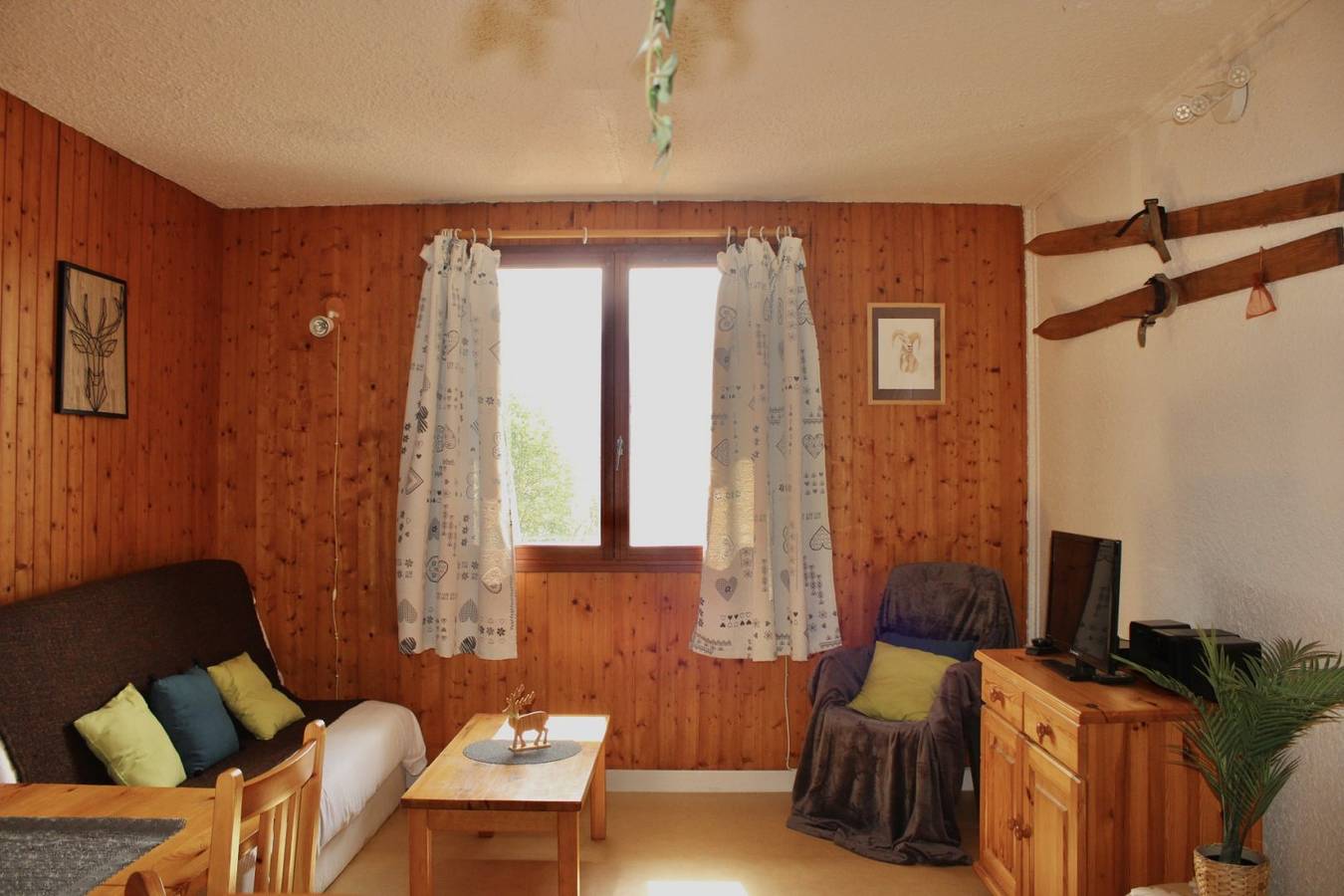 Ganze Wohnung, Appartement 'Les Lauriers, Nr. 2' mit Bergblick in Mont-Dore, Regionaler Naturpark Volcans d'Auvergne