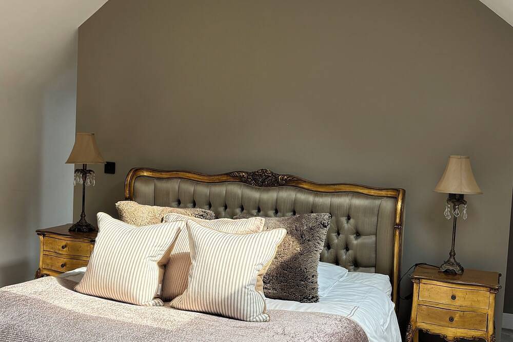 Charming Newly Renovated  Barnhouse in the heart of Enniskerry in County Wicklow