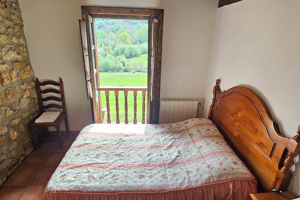 Cozy Countryside Escape: Stay at La Bolera I in Piloña, Costa Verde (Spain)
