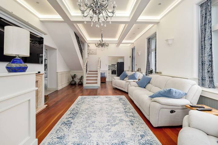Villa for 23 people, with garden, with pets in Budapest