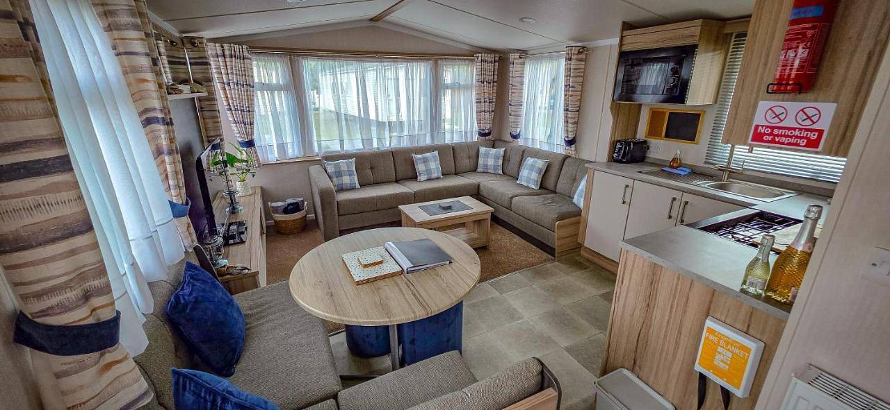 Mobile Home in Selsey, West Sussex