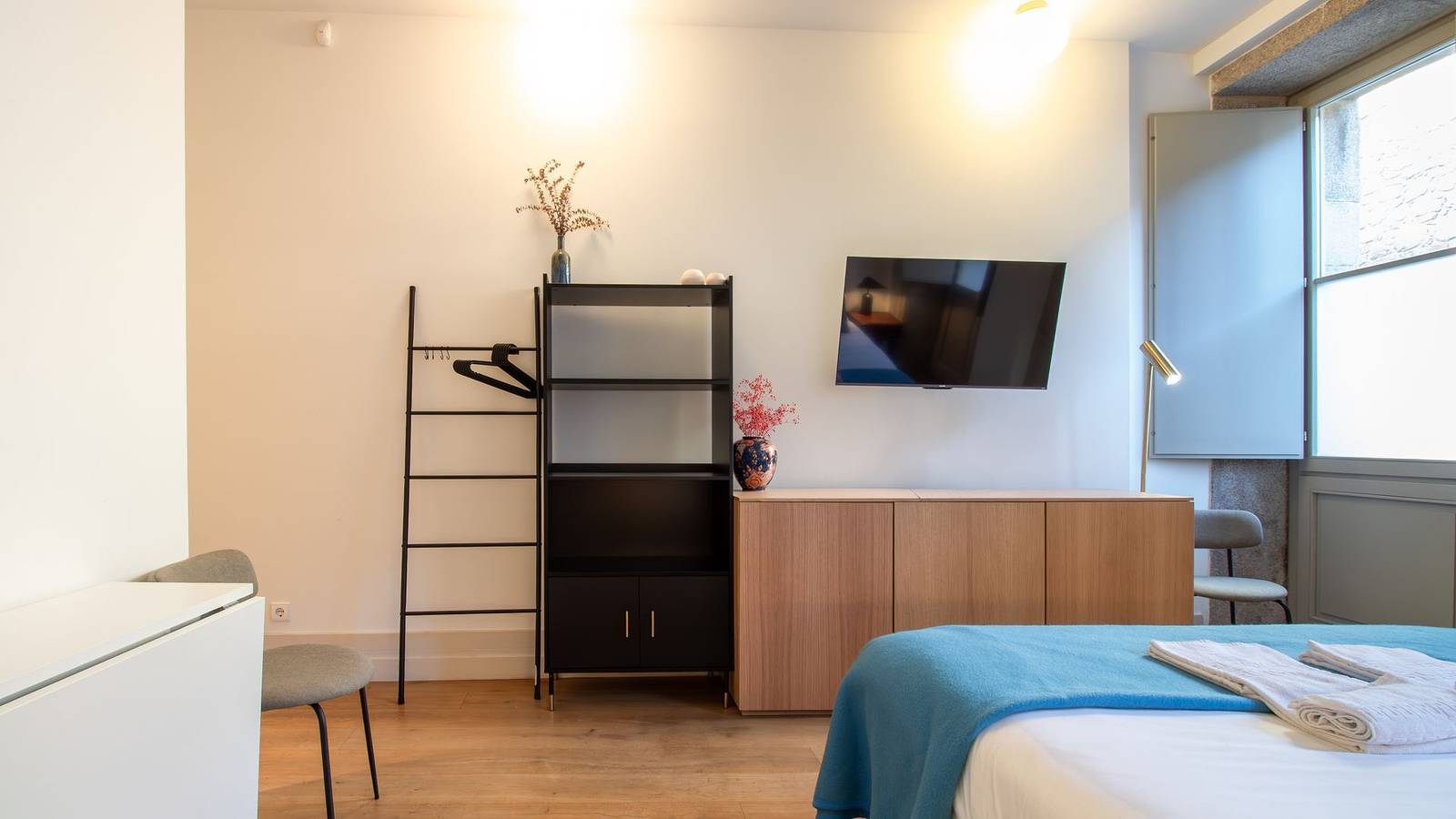 Apartamento inteiro, Wine Cellars Studio by Lovelystay in Santa Marinha e São Pedro da Afurada, Distrito do Porto