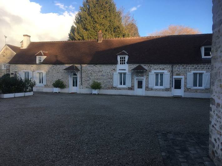 Chambre d’hôte pour 2 personnes, avec Jardin et Piscine à Briarres-sur-Essonne
