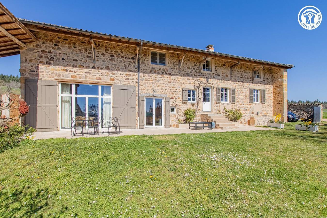 Le Grand Chêne Maréchal in Montagny-sur-Grosne, Mâcon en omgeving