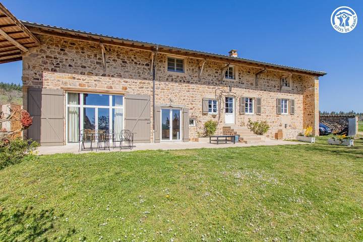 Gîte pour 10 personnes, avec Terrasse et Jardin