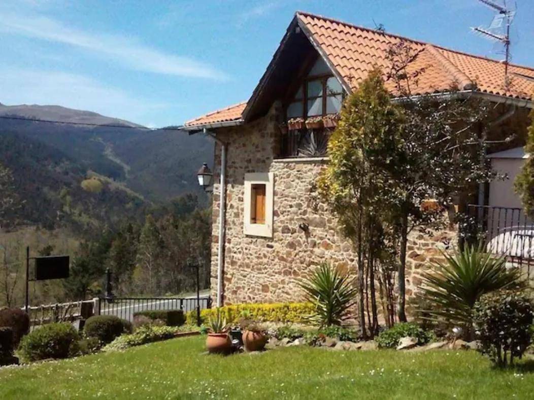 Six-Bedroom House in Sopuerta, Vizcaya