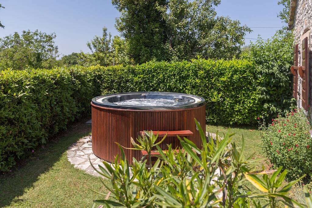 Ferienhaus für 4 Personen mit Whirlpool in Zentralistrien