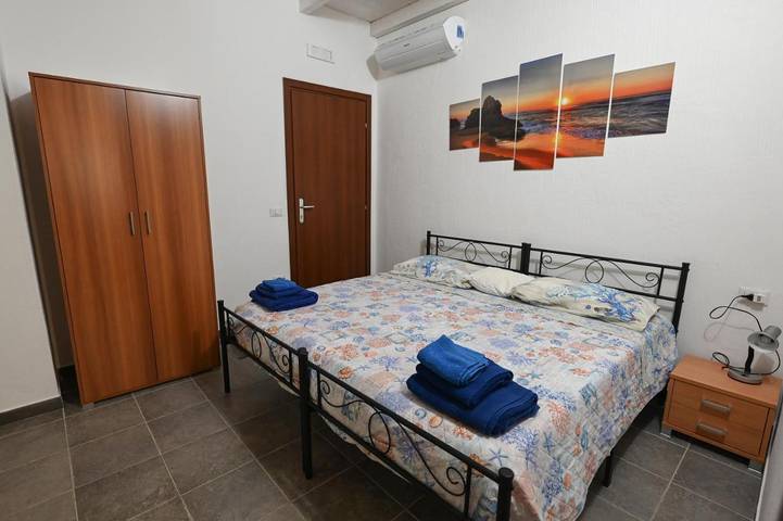 Chambre d’hôte pour 3 personnes, avec terrasse et vue à Baunei - 3