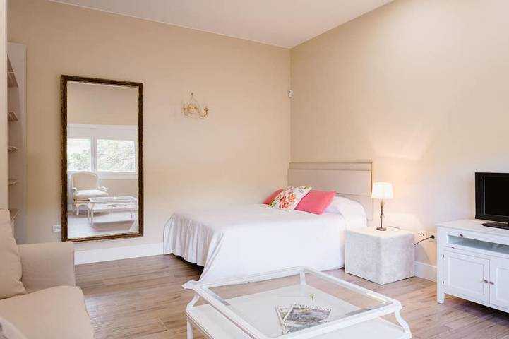 Renovated rustic house with stunning views, 2 bedrooms, 2 bathrooms, Wi-Fi in Macizo de Anaga, Tegueste