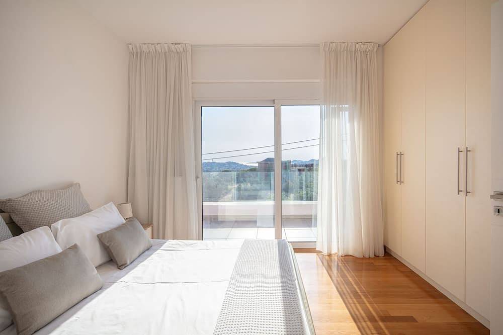 Athens Riviera/ Panoramic Villa I Lagonissi/Peaceful/Sea View/Beaches in Kalyvia Thorikou, East coast of the Attika region