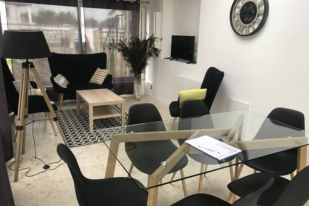 Apartamento entero, T4 with courtyard and Spa 400m from the beach in Angoulins, Región de La Rochelle