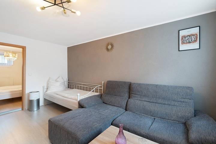 Appartement entier, Appartement 'Knittlingen' Lave-vaisselle, lave-linge, Wifi gratuit, parking privé in Kraichgau