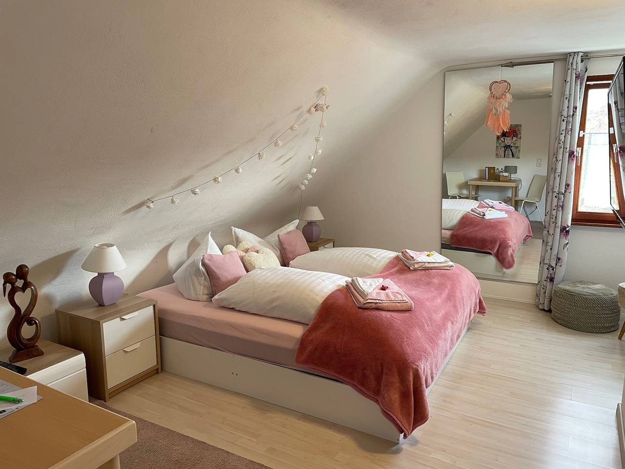 Ganze Wohnung, 'Romantik' 1-Zimmer-Apartment by Gästehaus Sandvoss, Seenähe, Titisee in Titisee (Titisee-Neustadt), Titisee-Neustadt