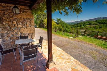 Casa rural para 9 personas, con jardín y vistas, Se admiten mascotas en Piloña