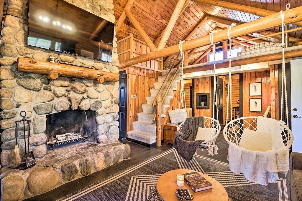 1 Mi to Beach & Lake: Breezy Point Cabin w/ Yard! in Breezy Point, Crow Wing County