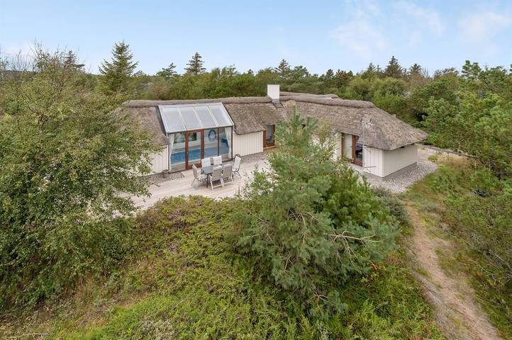 Ferienhaus für 10 Personen, mit Whirlpool und Terrasse sowie Sauna in Slettestrand